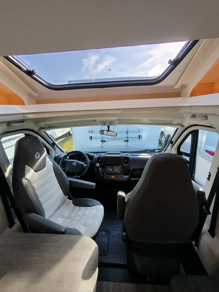 Fahrzeugbild Sunlight Adventure T 68 *Hubbett*SAT-TV*Navi*Markise* #9