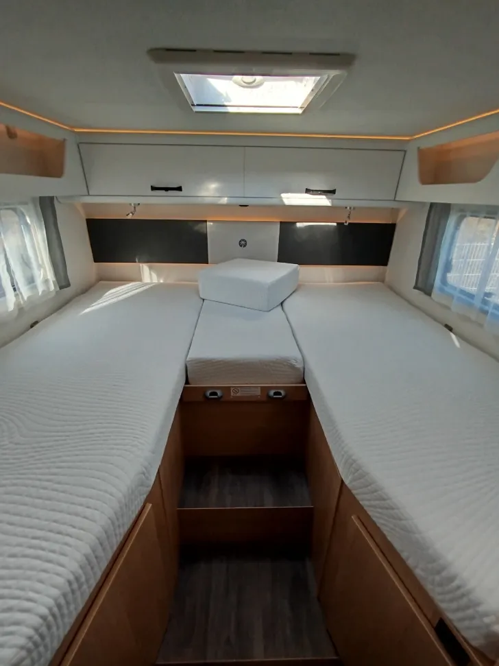 Fahrzeugbild Sunlight Adventure T 68 *Hubbett*SAT-TV*Navi*Markise* #18