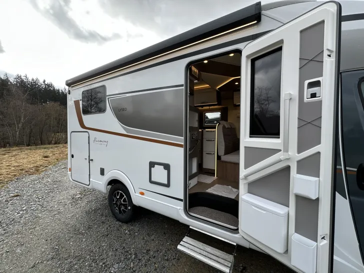 Fahrzeugbild Bürstner Lyseo TD 690 G Harmony Line | Hubbett | Markise #6