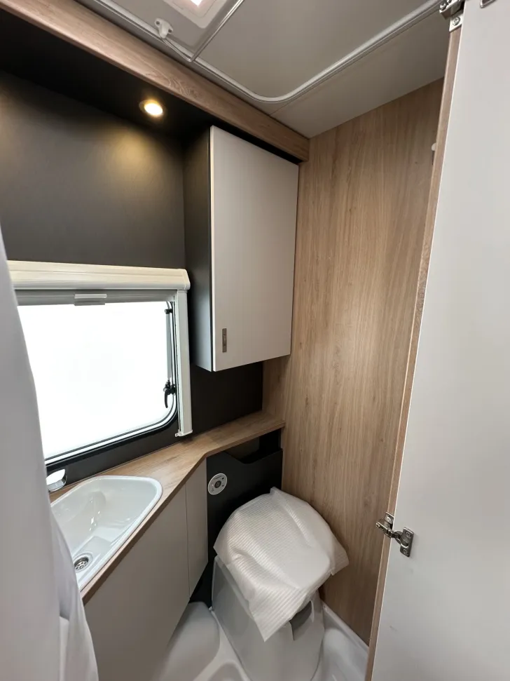 Fahrzeugbild Knaus Sport 420 QD Duschausbau | Design Paket | Gas #11