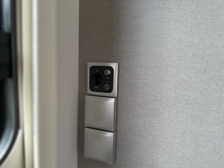 Fahrzeugbild Bürstner Averso 560 TK Harmony Line | Dachklima | ATC #21