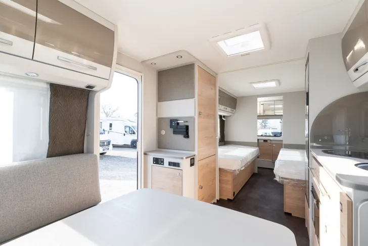Fahrzeugbild Dethleffs Nomad 560 RET // Über 27% Rabatt #8