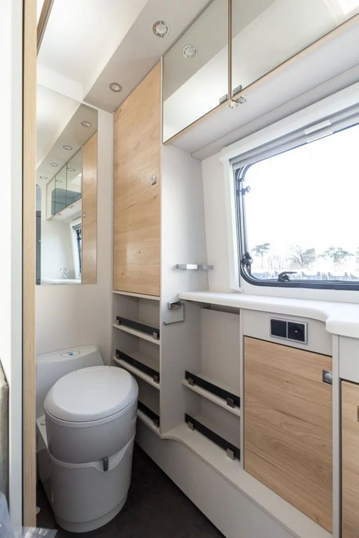 Fahrzeugbild Dethleffs Nomad 560 RET // Über 27% Rabatt #15