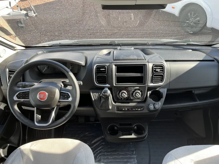 Fahrzeugbild LMC Innovan 600 Automatik incl. Schlafdach #6