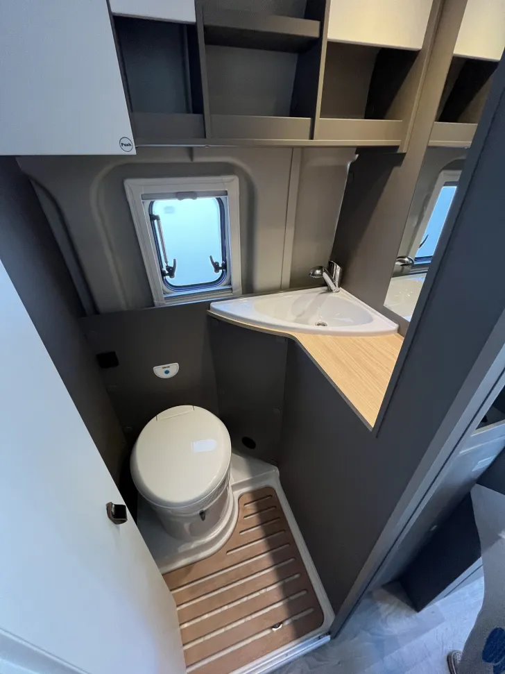 Fahrzeugbild LMC Innovan 600 Automatik incl. Schlafdach #13