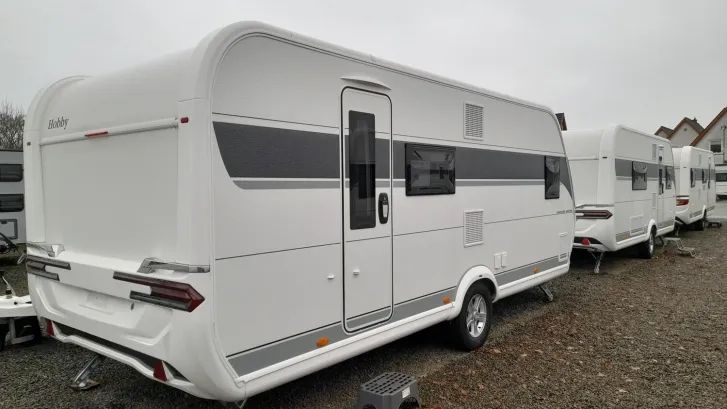 Fahrzeugbild Hobby Excellent Edition 560 KMFe Etagenbetten, 2000kg #1