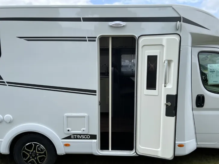 Fahrzeugbild Etrusco T 6900 SB #6