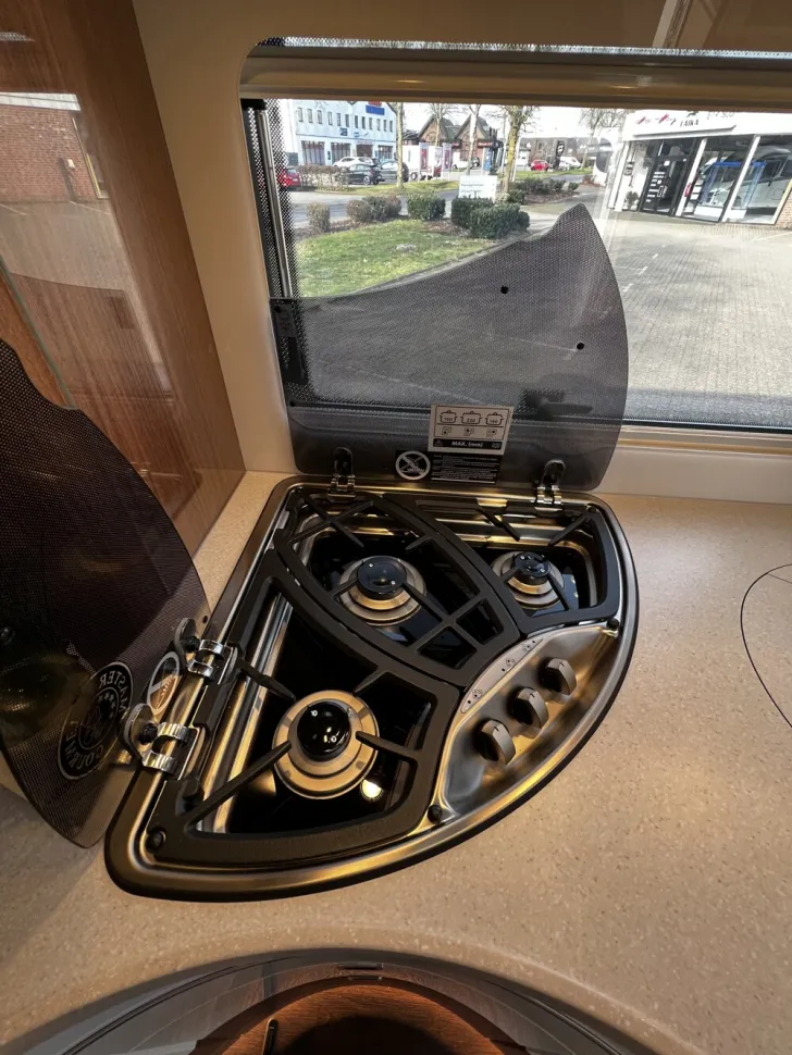 Fahrzeugbild Carthago chic e-line I 61 XL LE #11