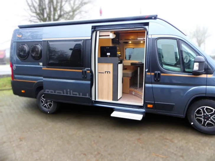 Fahrzeugbild Malibu Charming two rooms GT skyview 640 LE RB #3