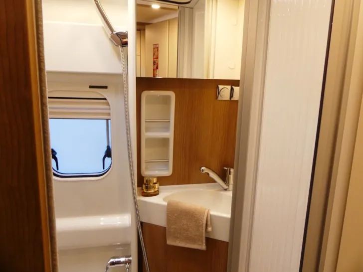 Fahrzeugbild Malibu Charming two rooms GT skyview 640 LE RB #16
