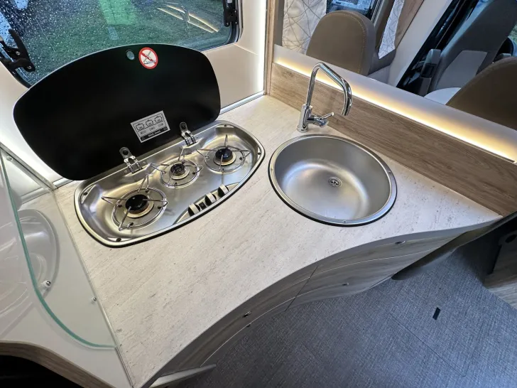 Fahrzeugbild Eura Mobil Profila T 696 EB auf Mercedes Mondial-Plus-Paket #8