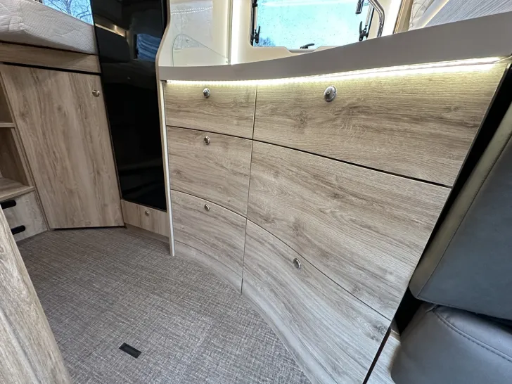 Fahrzeugbild Eura Mobil Profila T 696 EB auf Mercedes Mondial-Plus-Paket #9