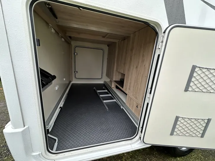 Fahrzeugbild Eura Mobil Profila T 696 EB auf Mercedes Mondial-Plus-Paket #17