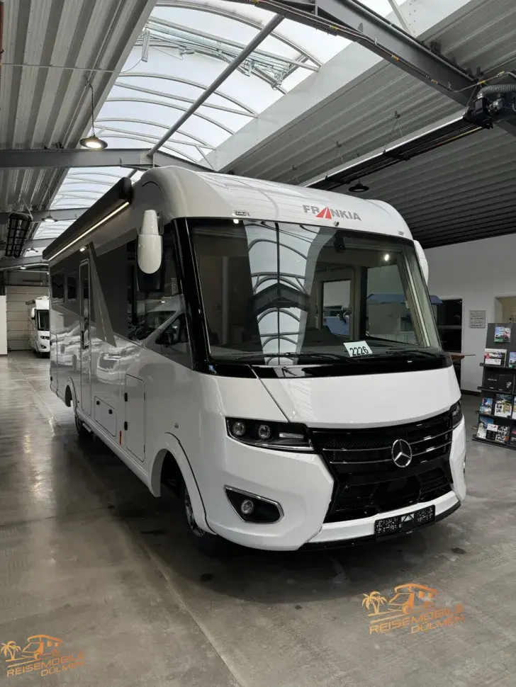 Fahrzeugbild Frankia M-Line I 7400 Plus MBUX Solar #1