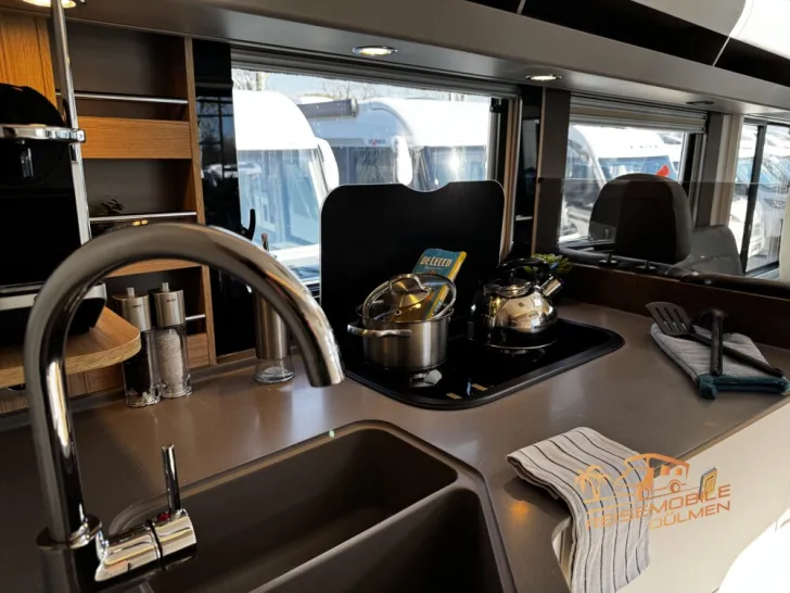 Fahrzeugbild Morelo Loft Premium 83 L 4xSolar Hubstütze #16