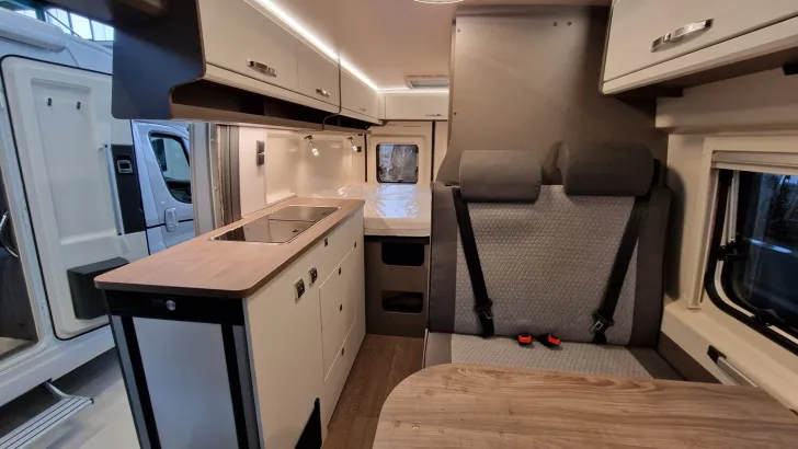 Fahrzeugbild Hobby Vantana De Luxe K60 FT - 180 PS / Automatik #5