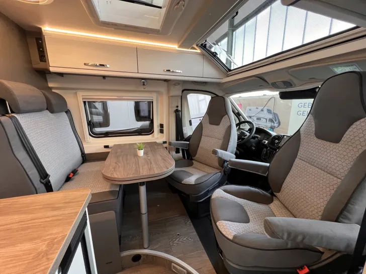 Fahrzeugbild Hobby Vantana De Luxe K60 FT - Lithium / Automatik #4