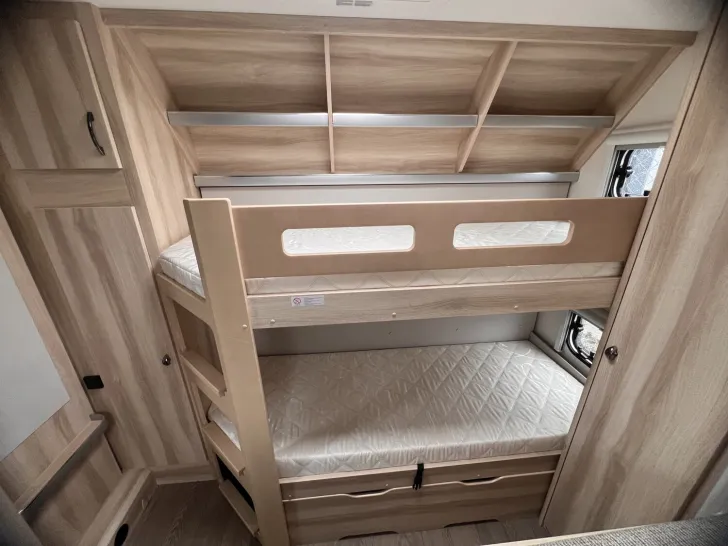 Fahrzeugbild Hobby De Luxe 560 KMFe - SIE SPAREN 9.533,-Euro #4