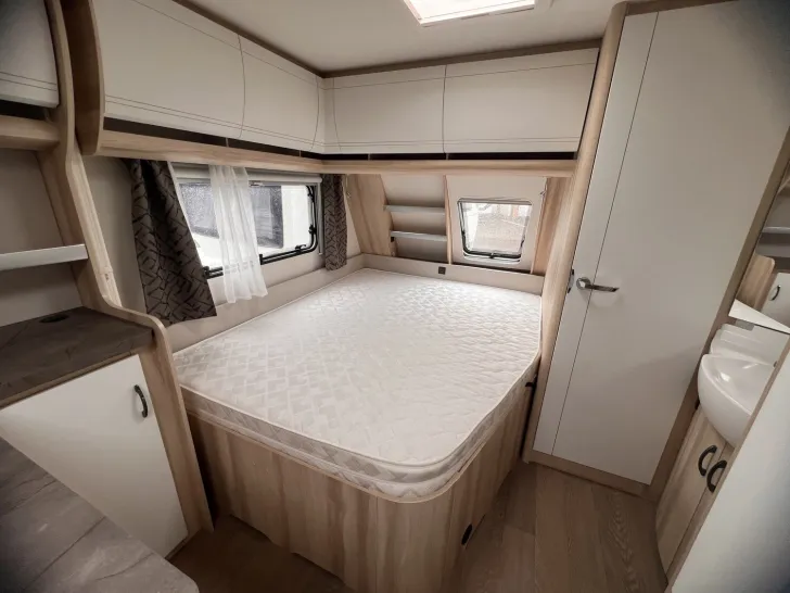 Fahrzeugbild Hobby De Luxe 560 KMFe - SIE SPAREN 9.533,-Euro #7