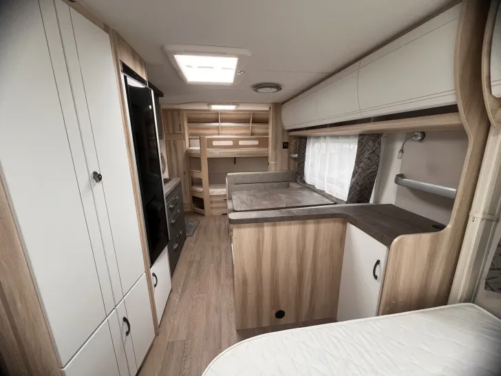 Fahrzeugbild Hobby De Luxe 560 KMFe - SIE SPAREN 9.533,-Euro #13