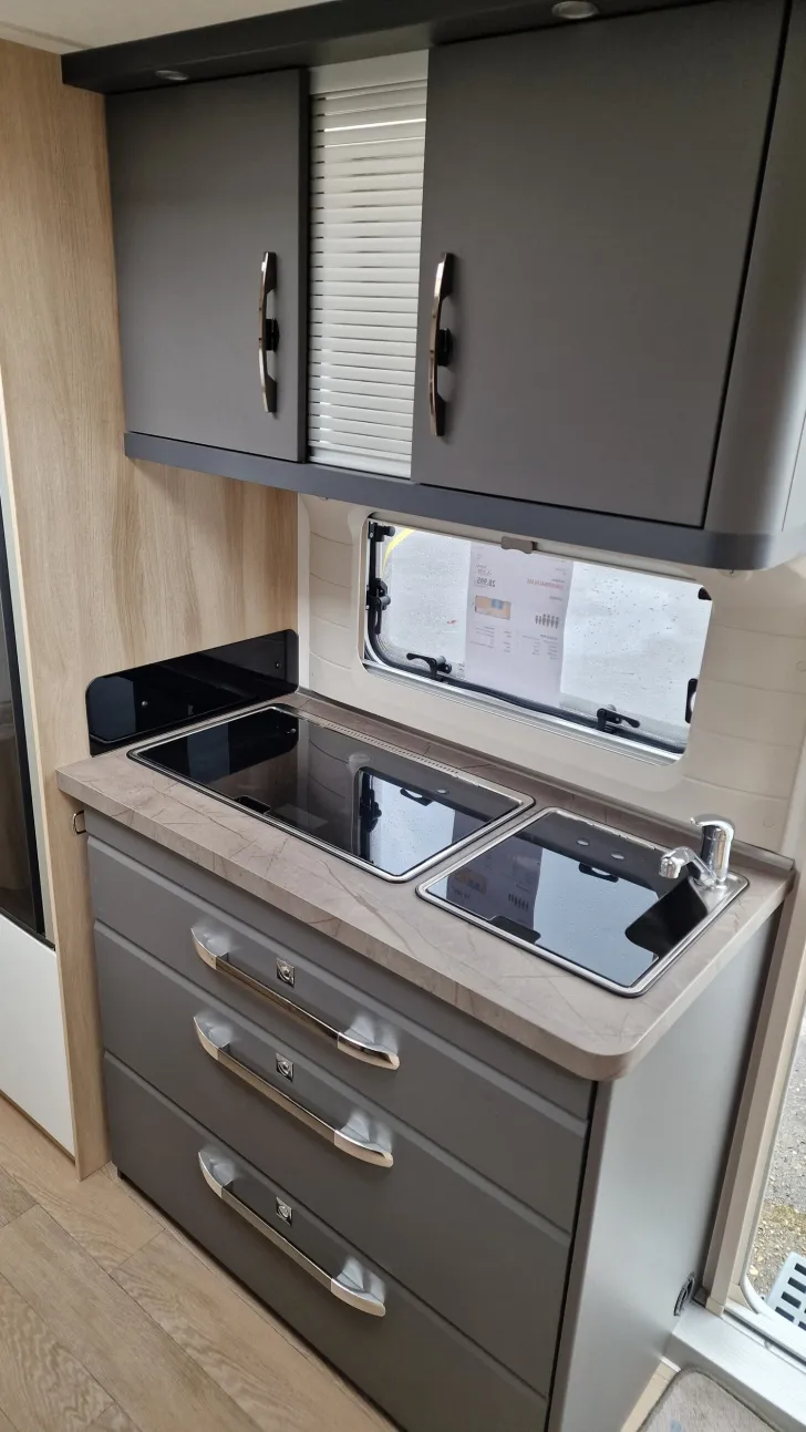 Fahrzeugbild Hobby De Luxe 560 KMFe - stark reduziert #6