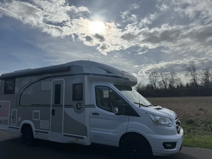 Fahrzeugbild Chausson Titanium Ultimate 777 alle Pakete,Hubbett #2