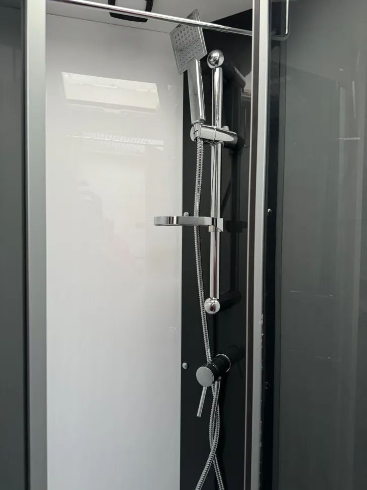 Fahrzeugbild Chausson Titanium Ultimate 777 alle Pakete,Hubbett #17