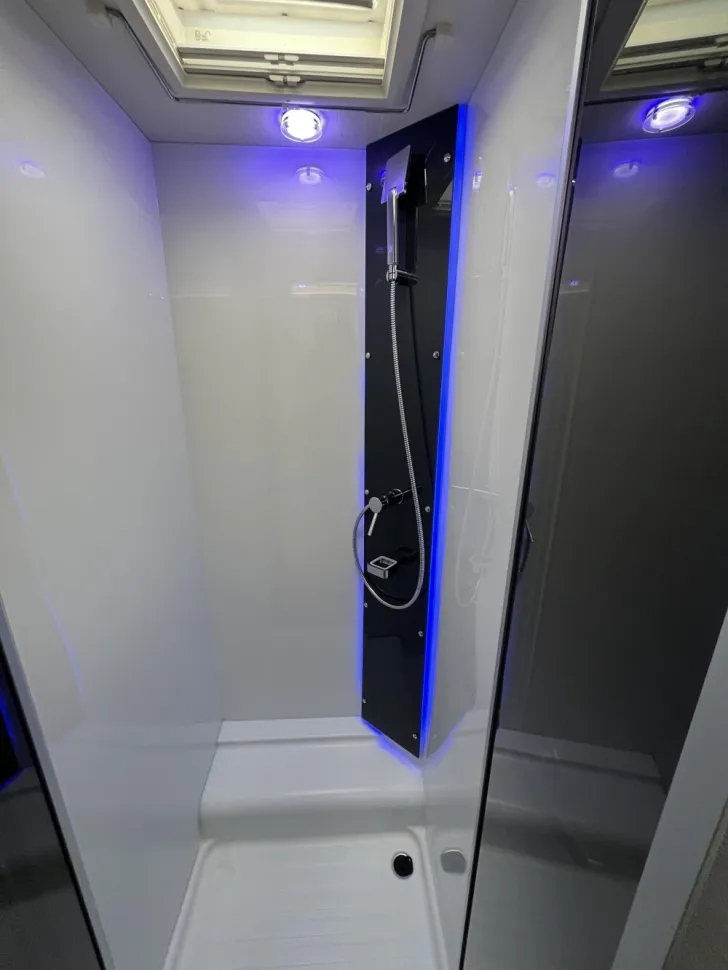 Fahrzeugbild Chausson Teilintegrierte 747 GA Welcome Premium 19 #11