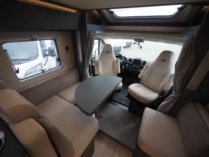 Fahrzeugbild Laika KOSMO L409, 98.745,-€ Listenpreis ! #7