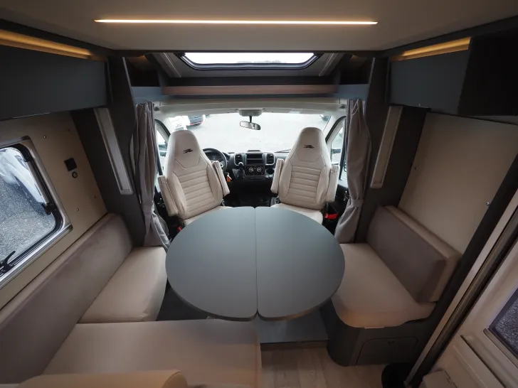 Fahrzeugbild Laika KOSMO L409, 98.745,-€ Listenpreis ! #8