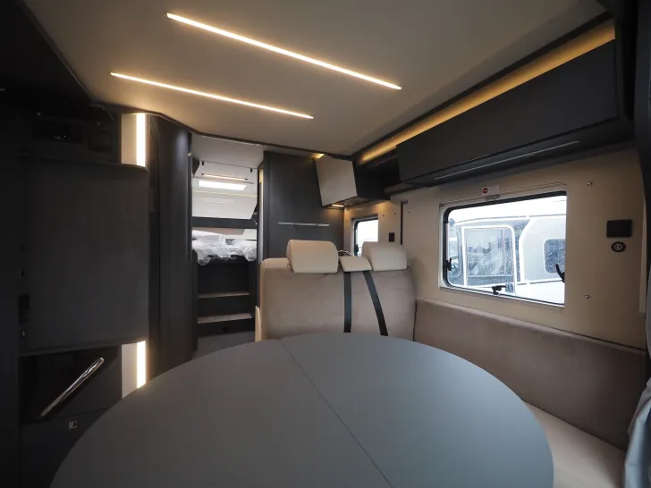 Fahrzeugbild Laika KOSMO L409, 98.745,-€ Listenpreis ! #9