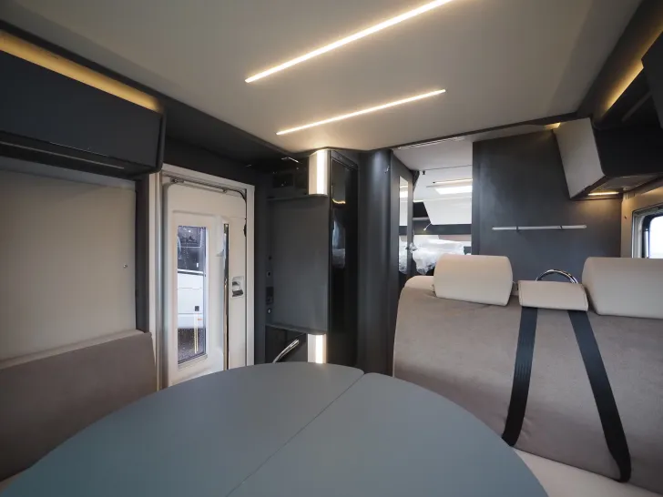 Fahrzeugbild Laika KOSMO L409, 98.745,-€ Listenpreis ! #10