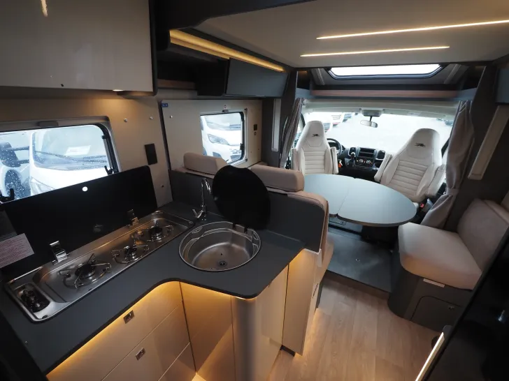 Fahrzeugbild Laika KOSMO L409, 98.745,-€ Listenpreis ! #13