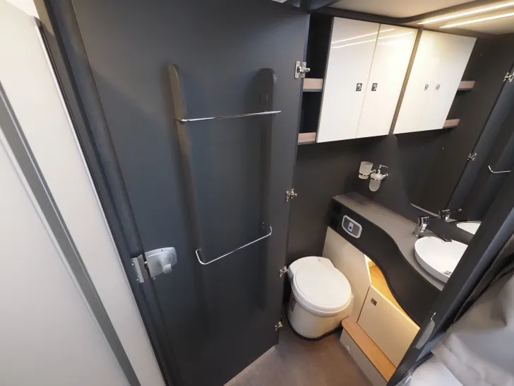 Fahrzeugbild Laika KOSMO L409, 98.745,-€ Listenpreis ! #17