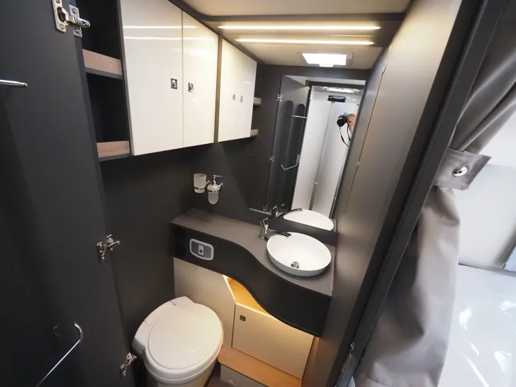 Fahrzeugbild Laika KOSMO L409, 98.745,-€ Listenpreis ! #18