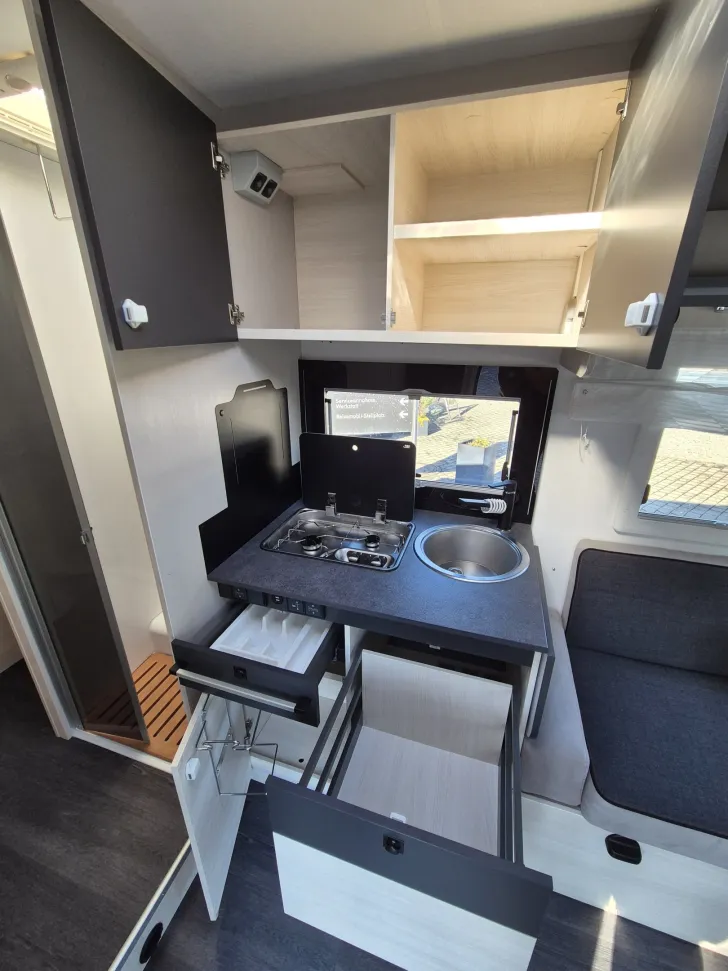 Fahrzeugbild Challenger GRAPHITE ULTIMATE 380 #16