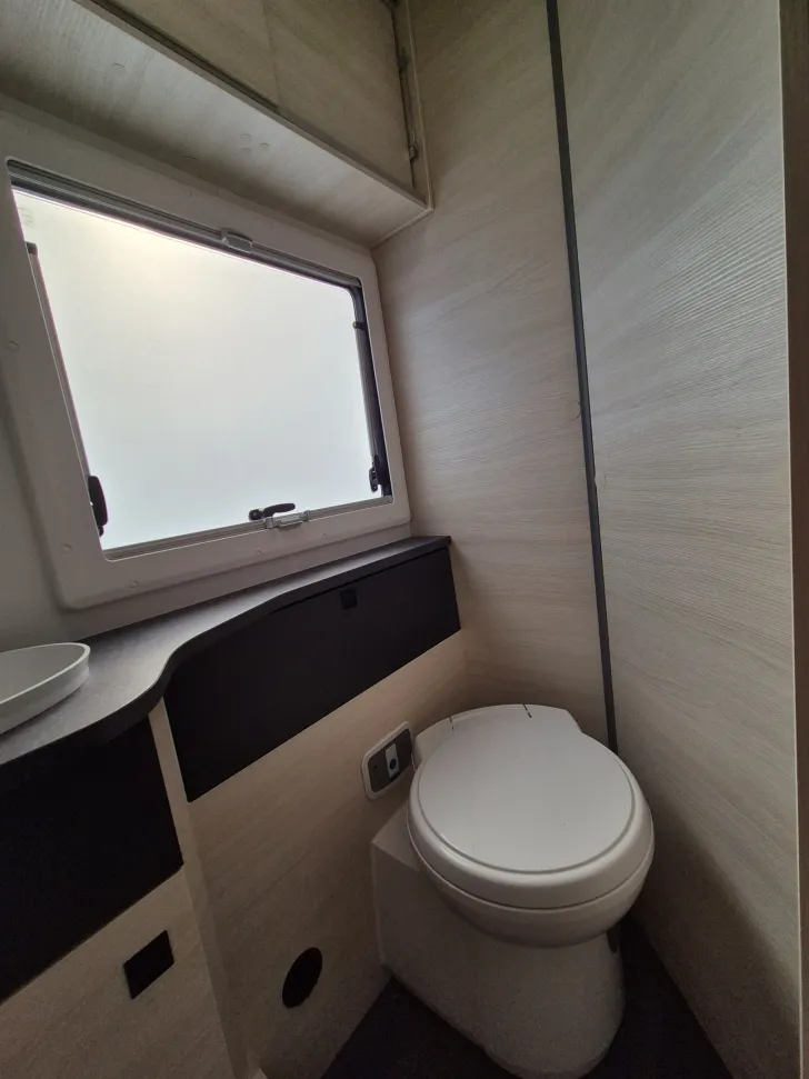 Fahrzeugbild Challenger GRAPHITE ULTIMATE 380 #21