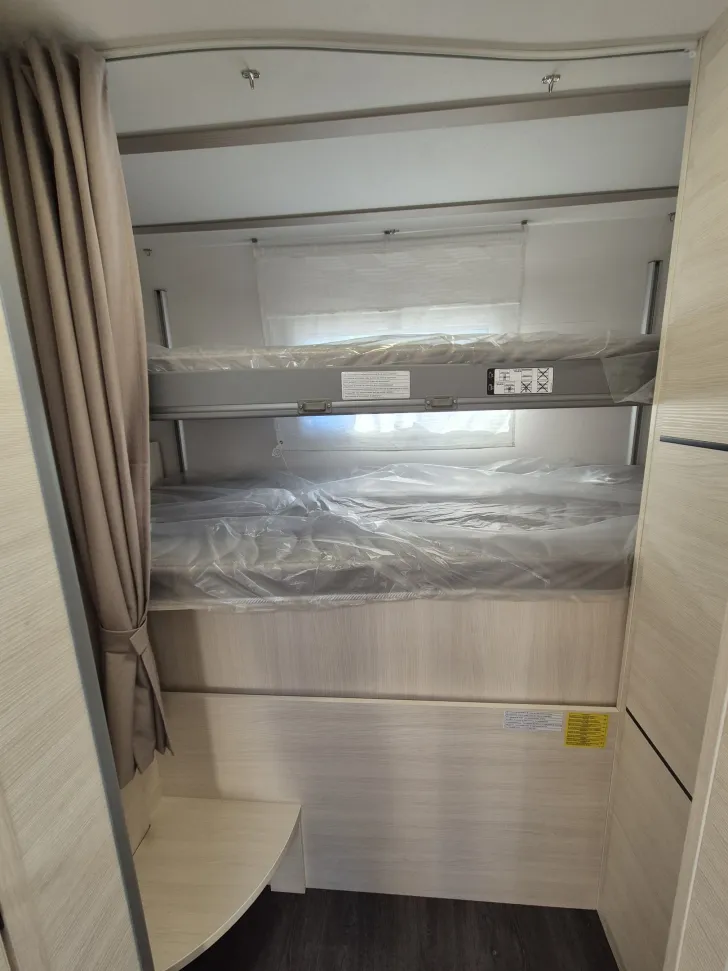 Fahrzeugbild Challenger GRAPHITE ULTIMATE 380 #26