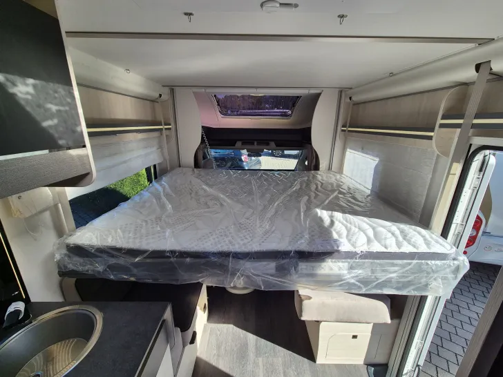 Fahrzeugbild Challenger GRAPHITE ULTIMATE 380 #27