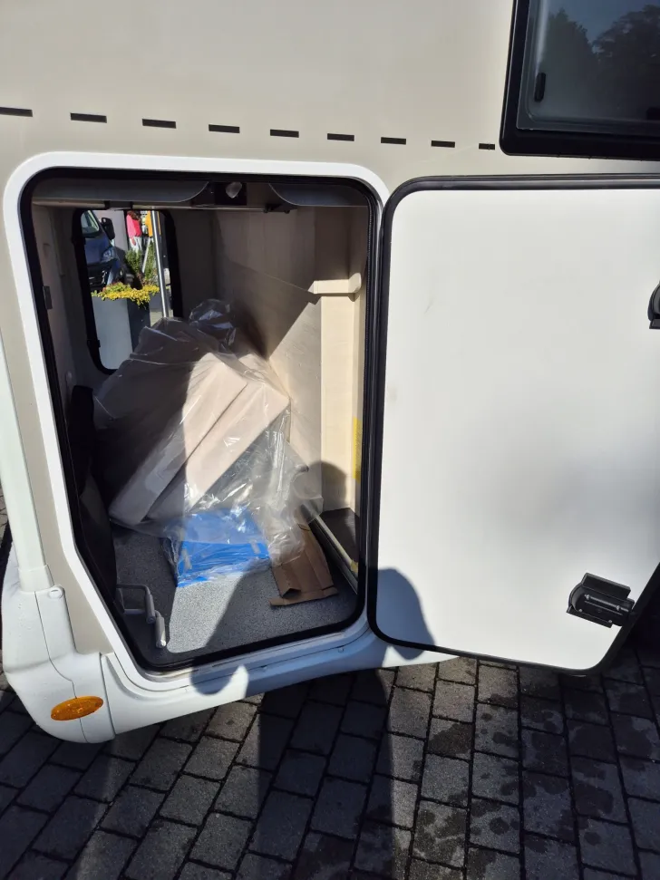 Fahrzeugbild Challenger GRAPHITE ULTIMATE 380 #30