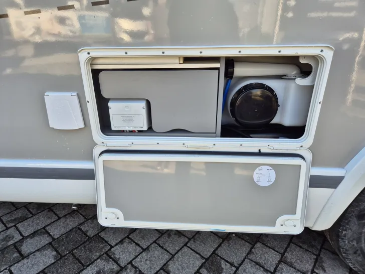 Fahrzeugbild Challenger GRAPHITE ULTIMATE 380 #31