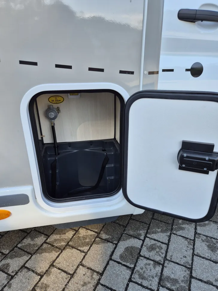 Fahrzeugbild Challenger GRAPHITE ULTIMATE 380 #32