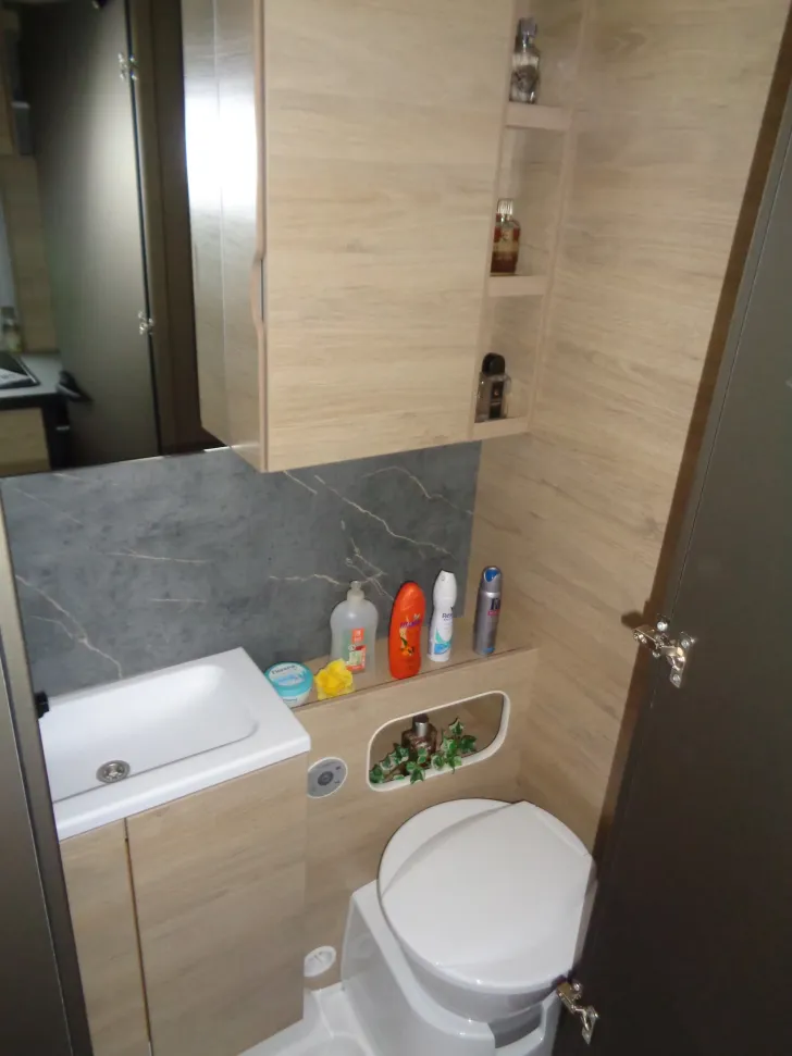 Fahrzeugbild Weinsberg CaraOne 420 QD Modell 2026 mit Paket #11