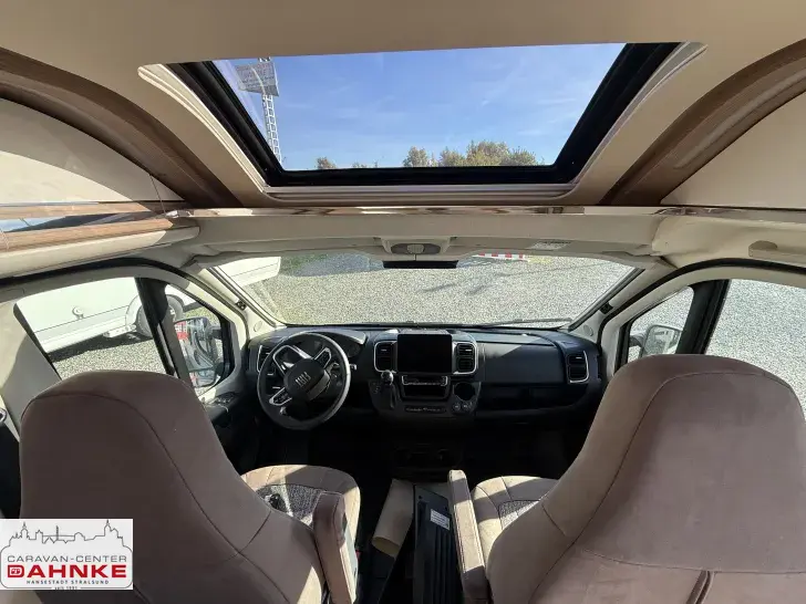 Fahrzeugbild Malibu Van Comfort 640 LE charming GT skyview 16.215,- Euro gesparrt #9