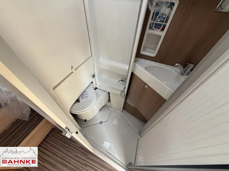 Fahrzeugbild Malibu Van Comfort 640 LE charming GT skyview 16.215,- Euro gesparrt #15