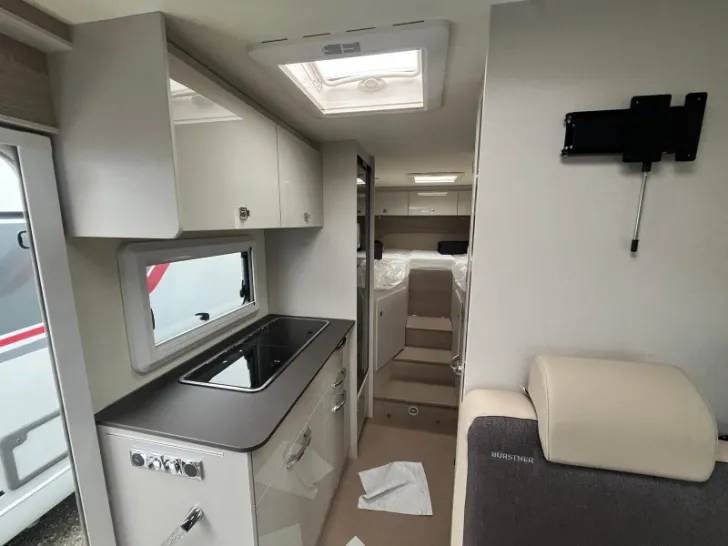 Fahrzeugbild Bürstner Lineo T 690 G ERSPARNIS ZUR UVP: 15660,-€!! #9