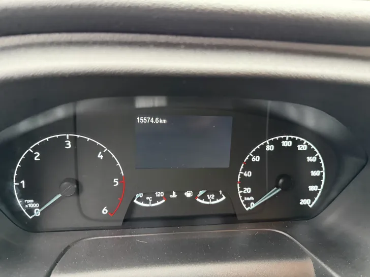 Fahrzeugbild Bürstner Lineo T 620 G RFK, FH 2er, Markise #4