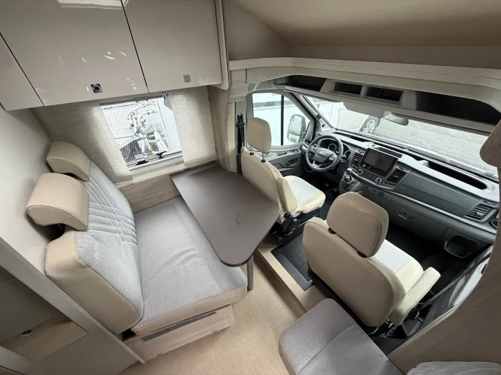 Fahrzeugbild Bürstner Lineo T 620 G RFK, FH 2er, Markise #5