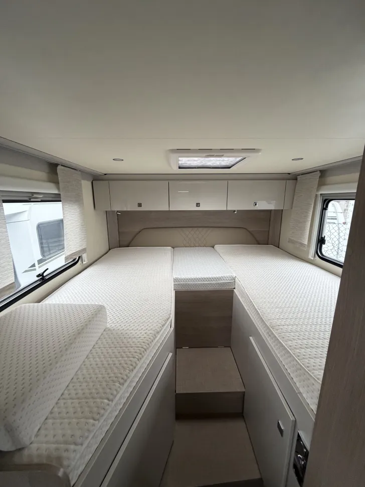 Fahrzeugbild Bürstner Lineo T 620 G RFK, FH 2er, Markise #7