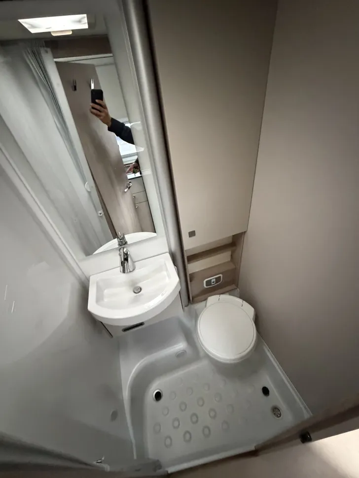 Fahrzeugbild Bürstner Lineo T 620 G RFK, FH 2er, Markise #8